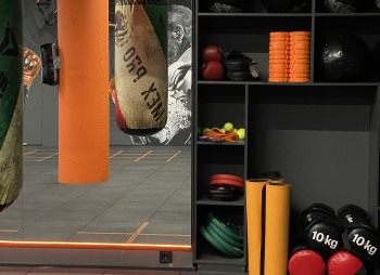 Продаж прибуткового спортивного клубу в центрі Києва